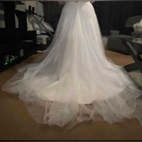 White wedding dress size 18. As is from boutique/no alterations done. - Picture 2 of 7